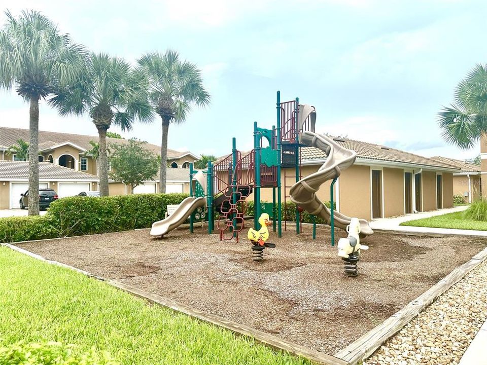 For Sale: $225,000 (3 beds, 2 baths, 1325 Square Feet)