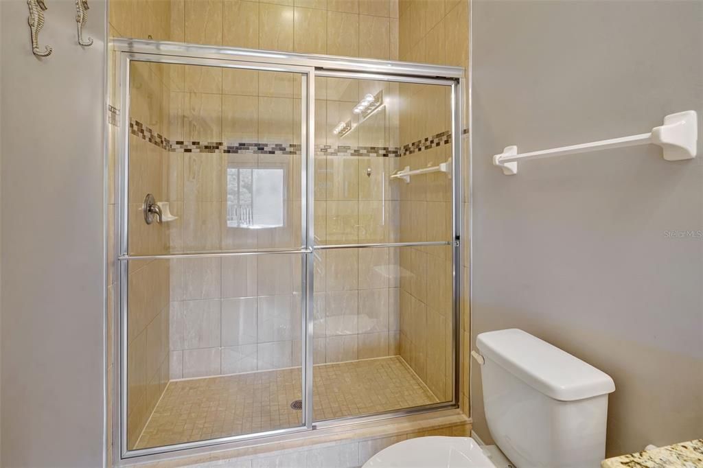 For Sale: $225,000 (3 beds, 2 baths, 1325 Square Feet)