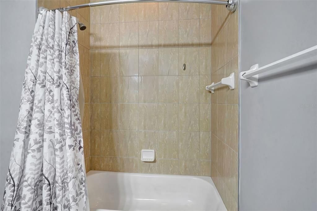 For Sale: $225,000 (3 beds, 2 baths, 1325 Square Feet)