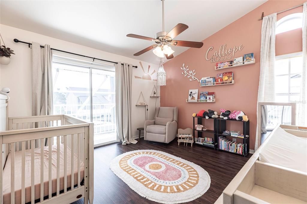 待售: $255,000 (2 贝兹, 2 浴室, 1279 平方英尺)