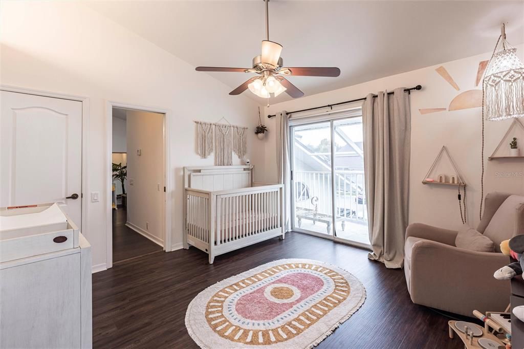 待售: $255,000 (2 贝兹, 2 浴室, 1279 平方英尺)