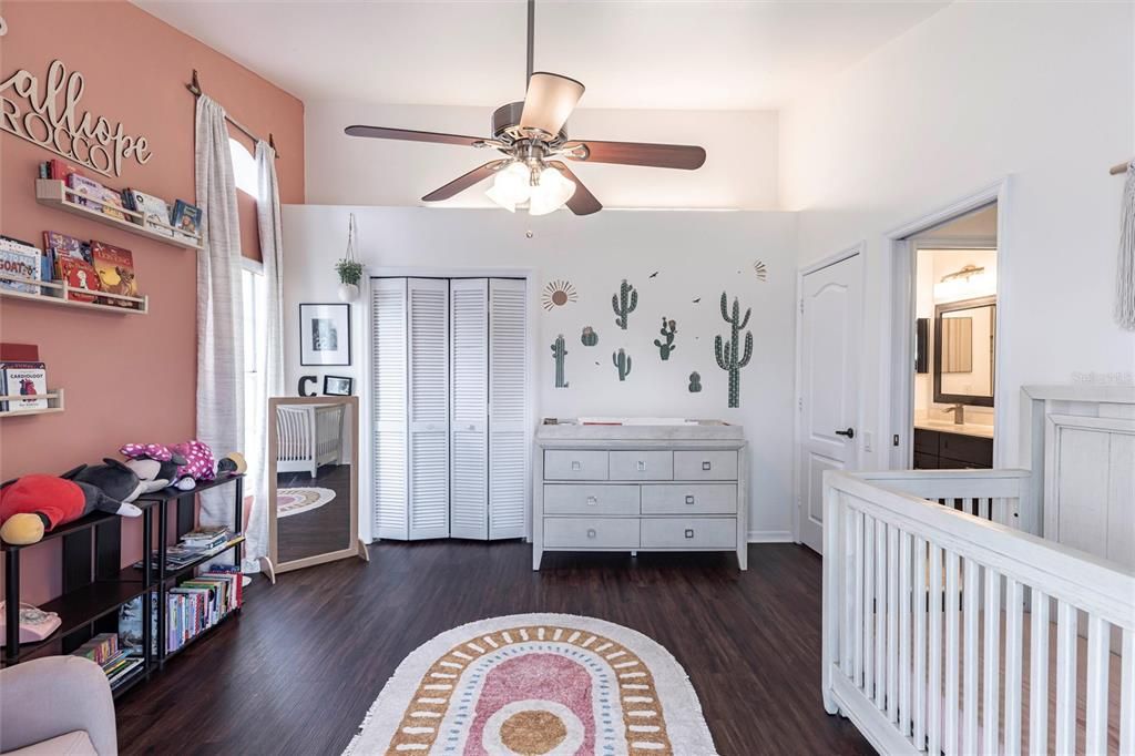 待售: $255,000 (2 贝兹, 2 浴室, 1279 平方英尺)