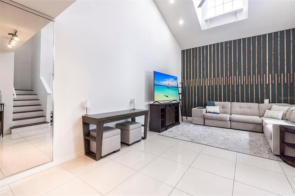 待售: $255,000 (2 贝兹, 2 浴室, 1279 平方英尺)