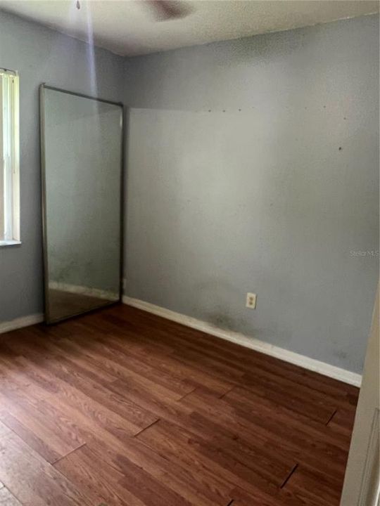 Active With Contract: $139,900 (3 beds, 2 baths, 1272 Square Feet)