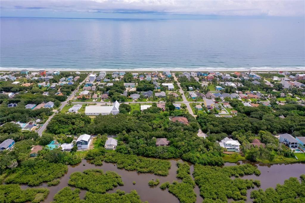На продажу: $199,000 (0.17 acres)