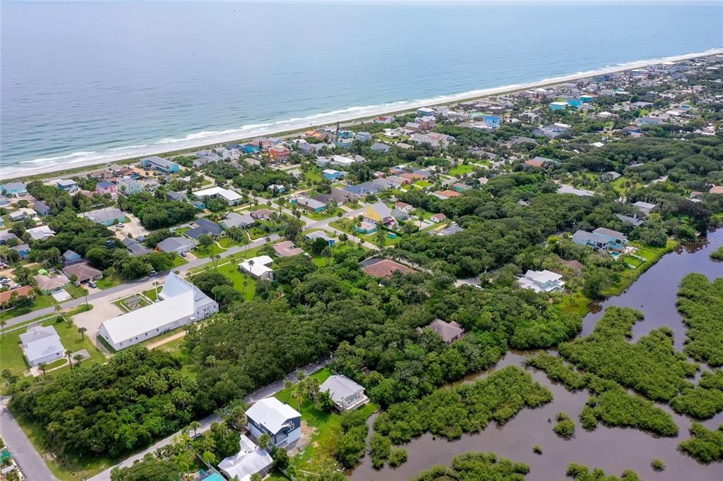 На продажу: $199,000 (0.17 acres)