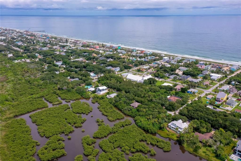 На продажу: $199,000 (0.17 acres)