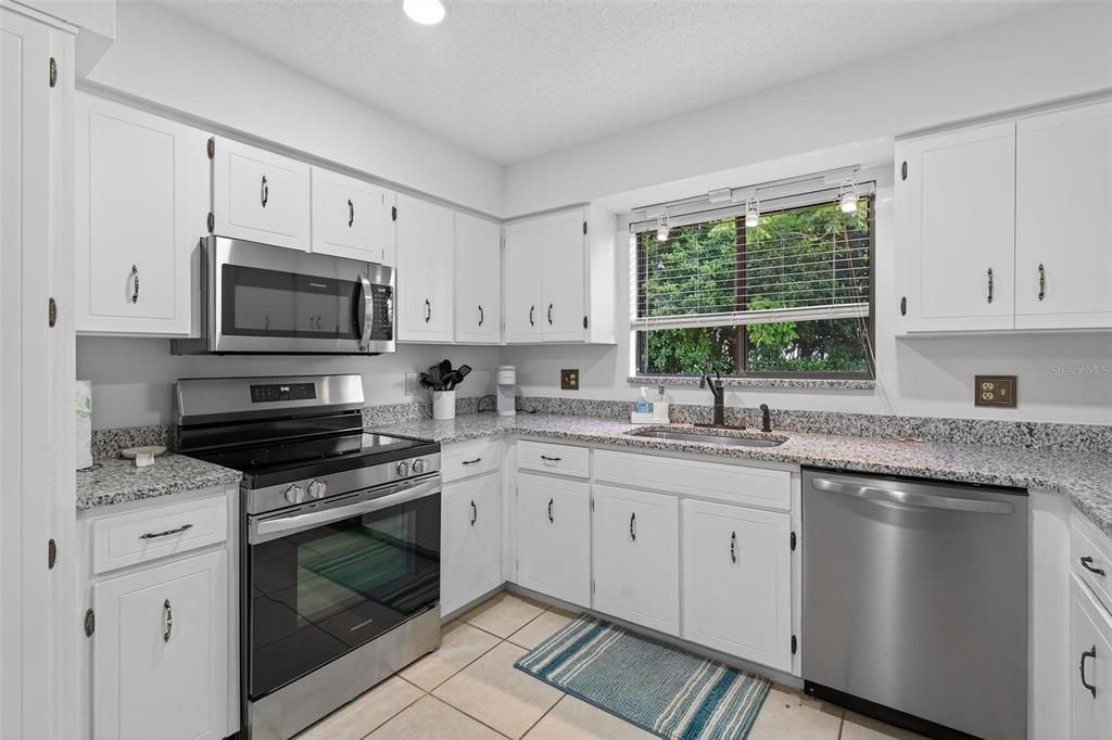 待售: $575,000 (3 贝兹, 2 浴室, 1781 平方英尺)