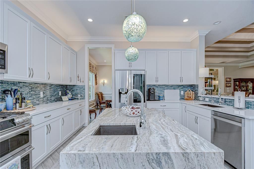 For Sale: $789,000 (3 beds, 3 baths, 3855 Square Feet)