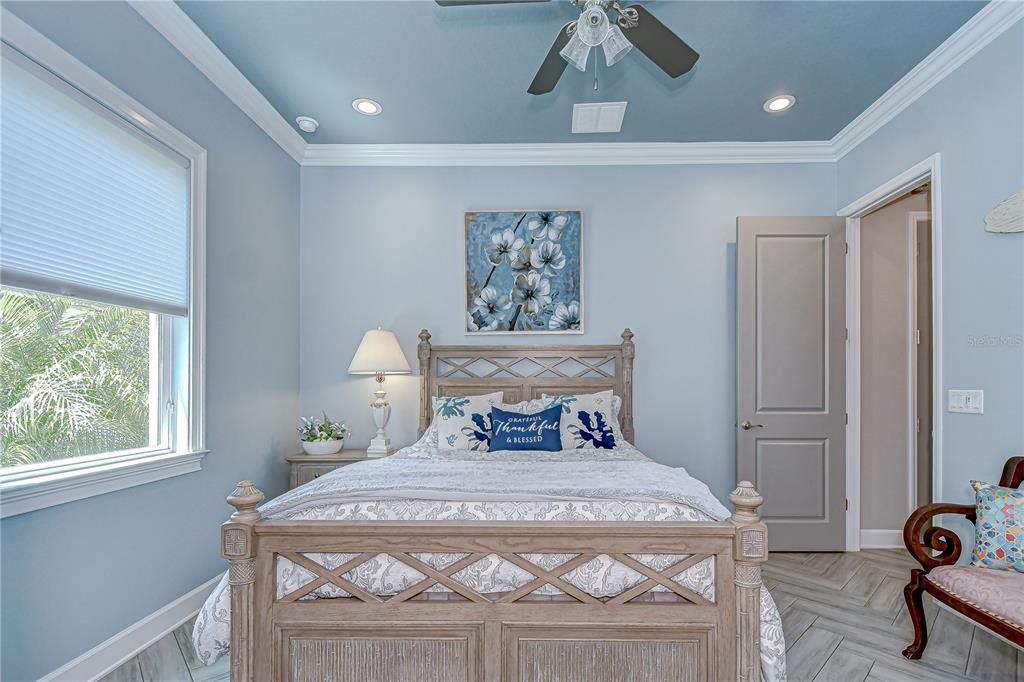 For Sale: $789,000 (3 beds, 3 baths, 3855 Square Feet)