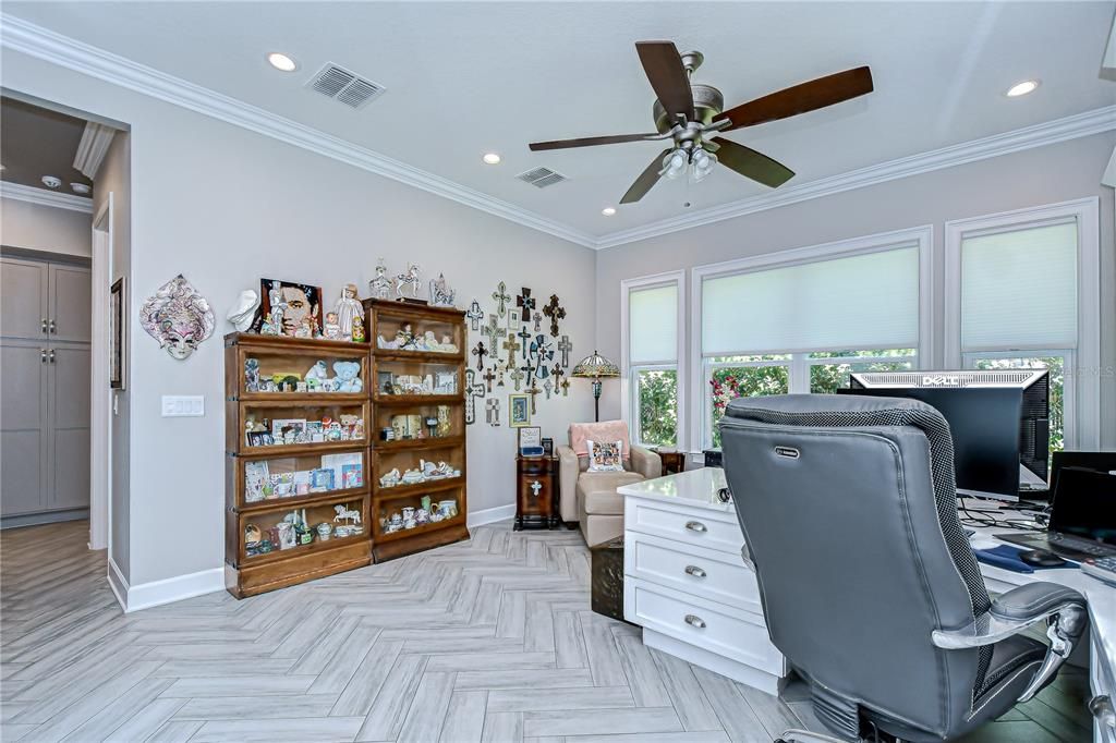 For Sale: $789,000 (3 beds, 3 baths, 3855 Square Feet)