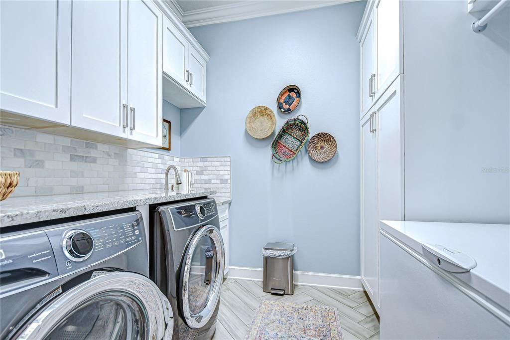 For Sale: $789,000 (3 beds, 3 baths, 3855 Square Feet)