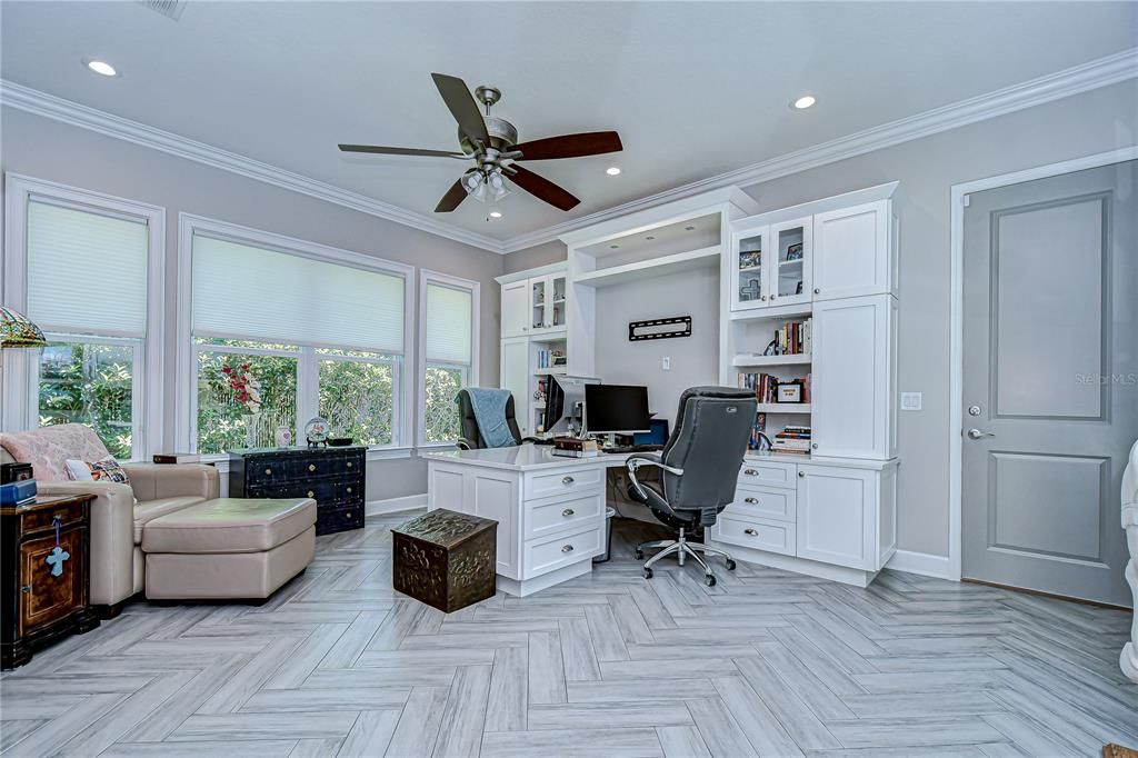 For Sale: $789,000 (3 beds, 3 baths, 3855 Square Feet)