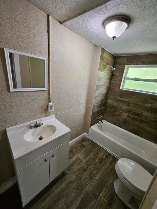 В аренду: $1,100 (3 спален, 1 ванн, 1392 Квадратных фут)