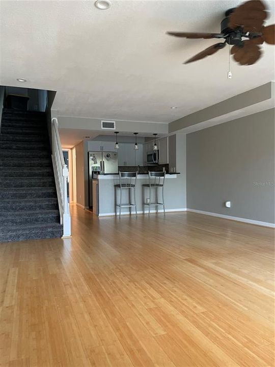 Activo con contrato: $3,750 (3 camas, 3 baños, 1488 Pies cuadrados)