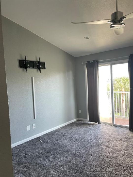 Activo con contrato: $3,750 (3 camas, 3 baños, 1488 Pies cuadrados)