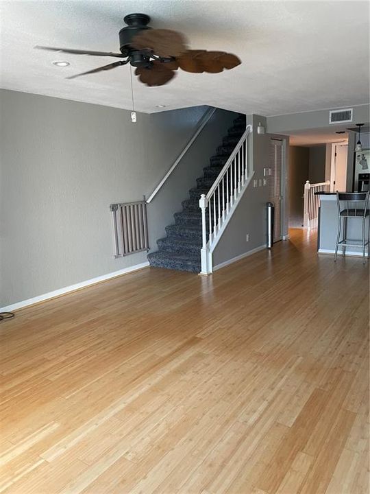 Activo con contrato: $3,750 (3 camas, 3 baños, 1488 Pies cuadrados)