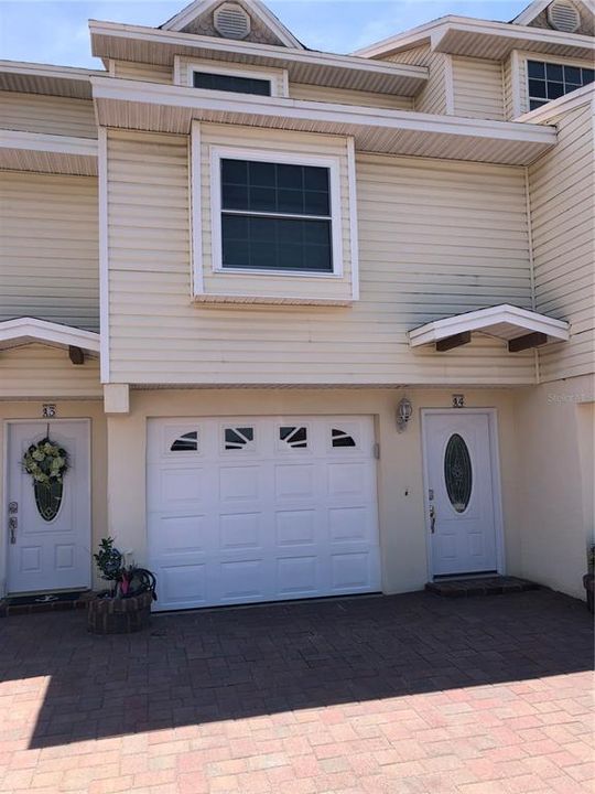 Activo con contrato: $3,750 (3 camas, 3 baños, 1488 Pies cuadrados)