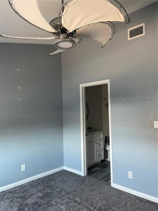 Activo con contrato: $3,750 (3 camas, 3 baños, 1488 Pies cuadrados)