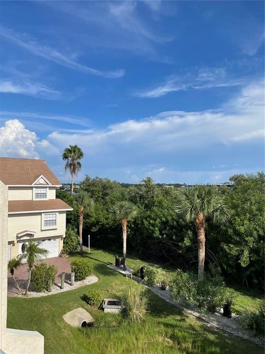 Activo con contrato: $3,750 (3 camas, 3 baños, 1488 Pies cuadrados)