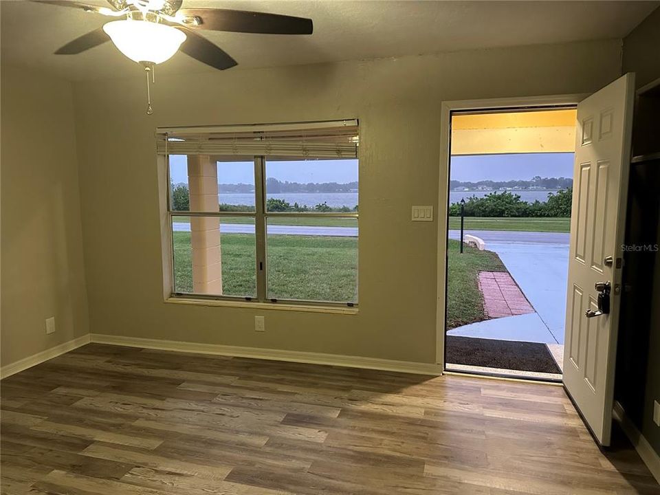 For Sale: $215,000 (3 beds, 2 baths, 1238 Square Feet)