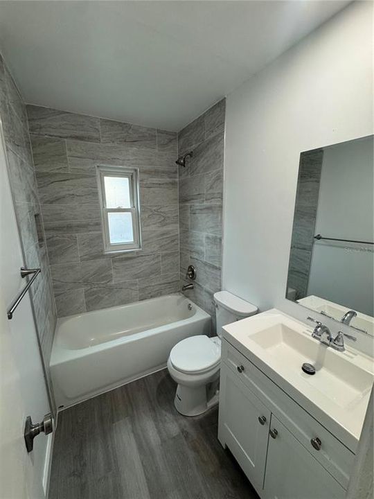 Active With Contract: $320,000 (2 beds, 1 baths, 816 Square Feet)