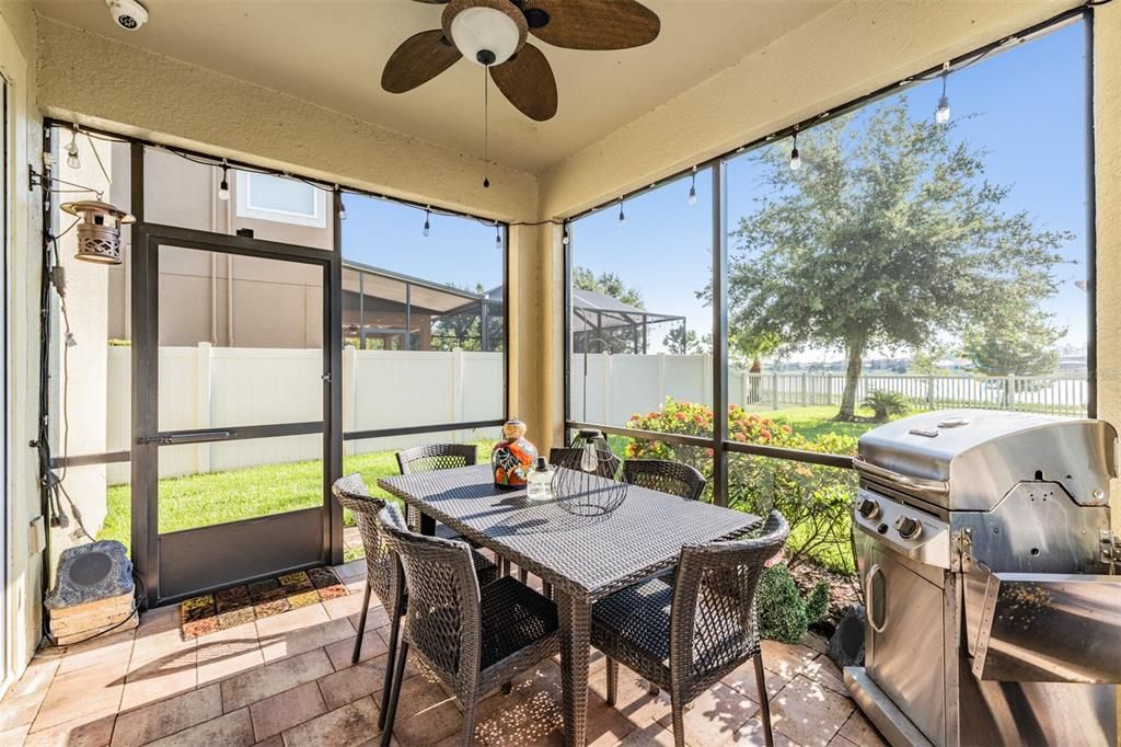 Activo con contrato: $585,000 (4 camas, 3 baños, 2612 Pies cuadrados)