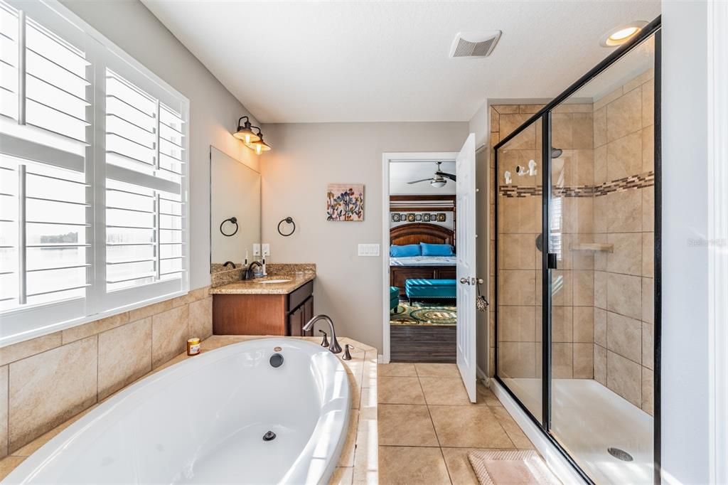 Activo con contrato: $585,000 (4 camas, 3 baños, 2612 Pies cuadrados)