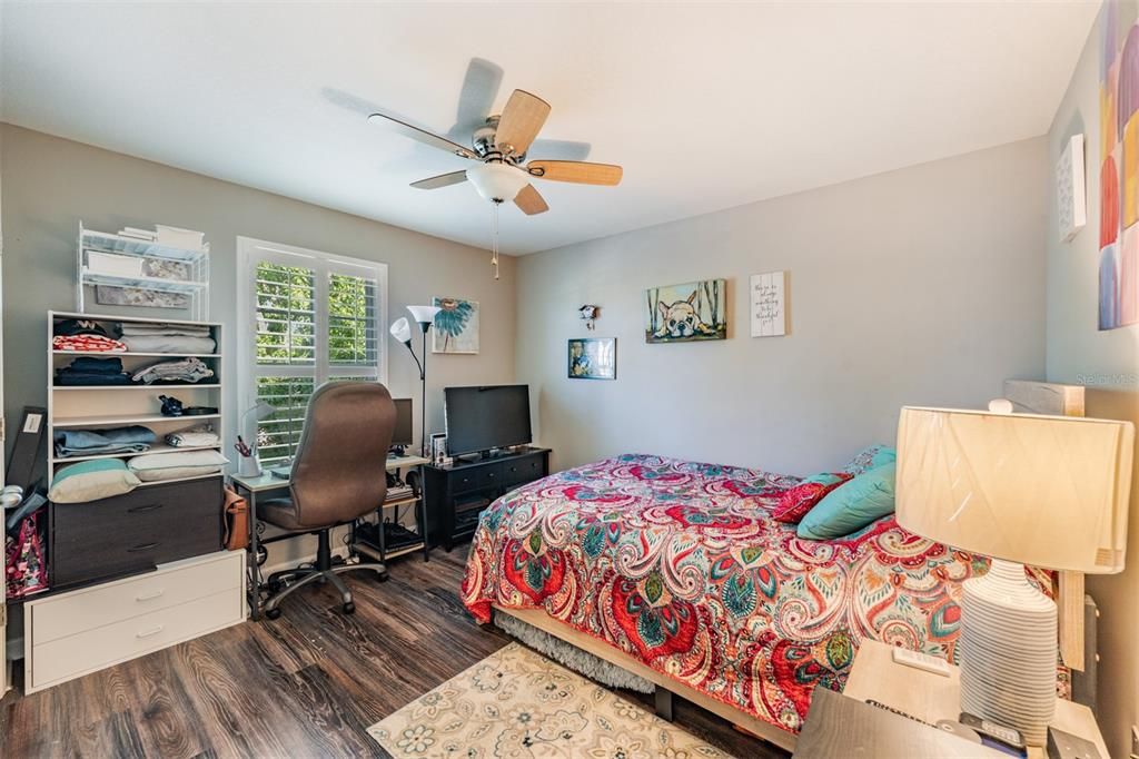 Activo con contrato: $585,000 (4 camas, 3 baños, 2612 Pies cuadrados)