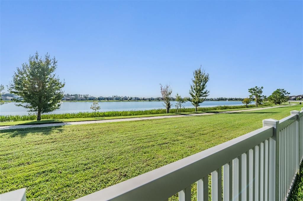 Activo con contrato: $585,000 (4 camas, 3 baños, 2612 Pies cuadrados)