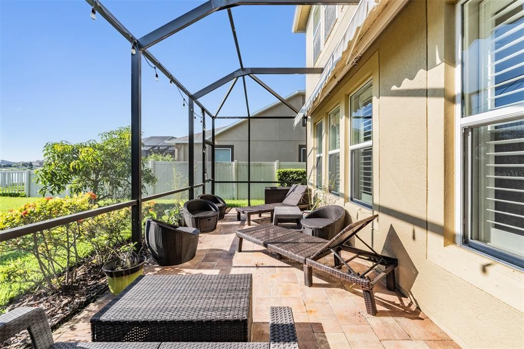 Activo con contrato: $585,000 (4 camas, 3 baños, 2612 Pies cuadrados)