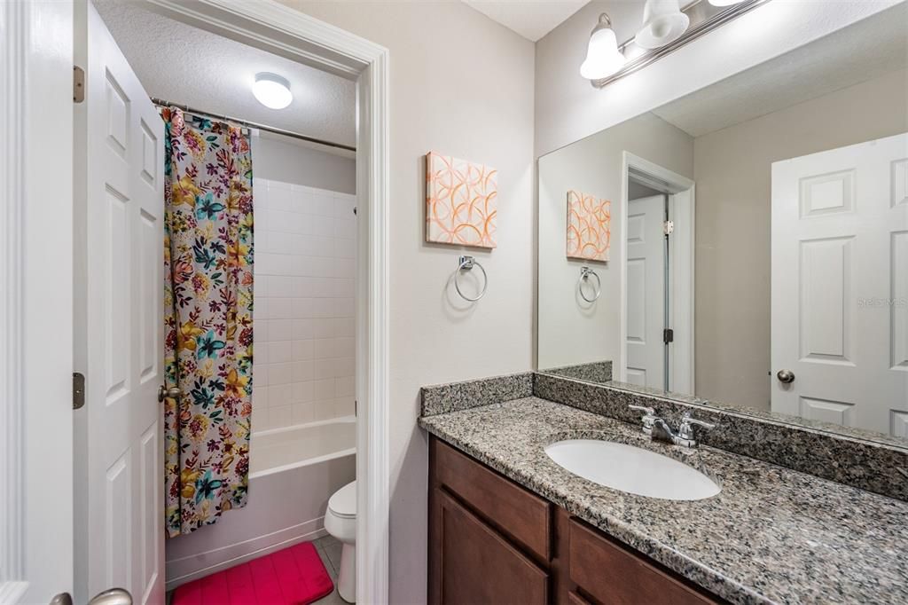 Activo con contrato: $585,000 (4 camas, 3 baños, 2612 Pies cuadrados)