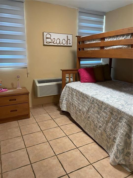 For Rent: $1,750 (3 beds, 2 baths, 1300 Square Feet)