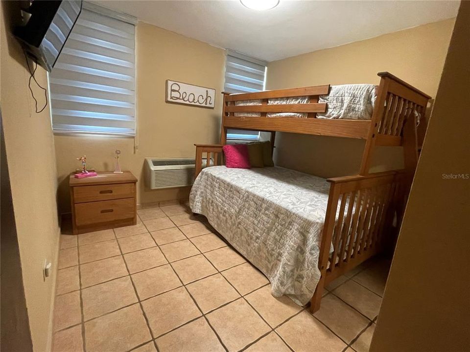 For Rent: $1,750 (3 beds, 2 baths, 1300 Square Feet)