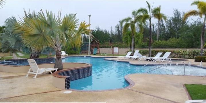 For Rent: $1,750 (3 beds, 2 baths, 1300 Square Feet)