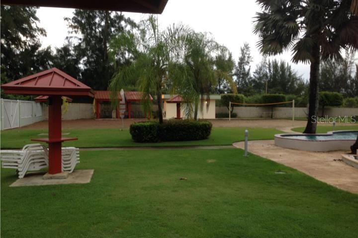 For Rent: $1,750 (3 beds, 2 baths, 1300 Square Feet)