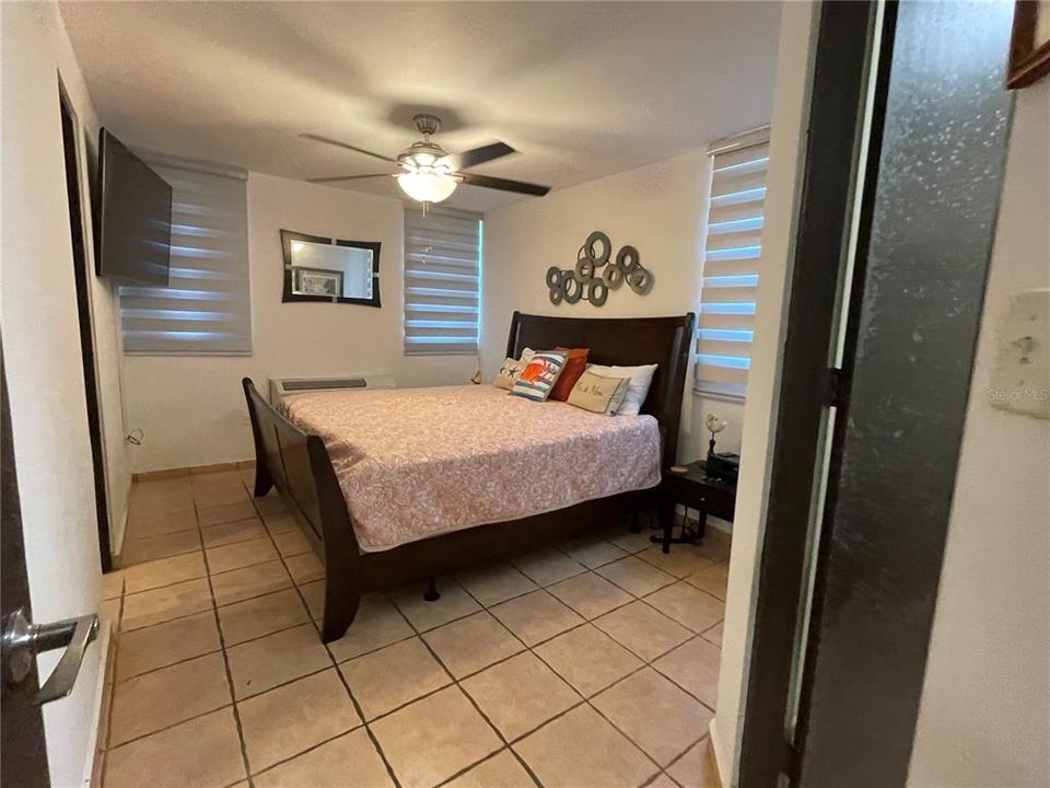 For Rent: $1,750 (3 beds, 2 baths, 1300 Square Feet)