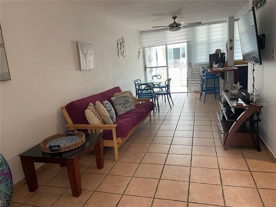 For Rent: $1,750 (3 beds, 2 baths, 1300 Square Feet)