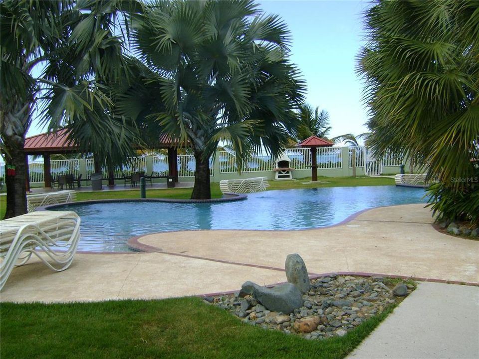 For Rent: $1,750 (3 beds, 2 baths, 1300 Square Feet)