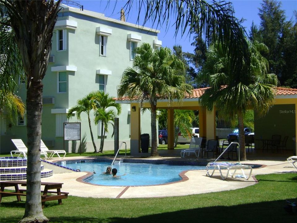 For Rent: $1,750 (3 beds, 2 baths, 1300 Square Feet)