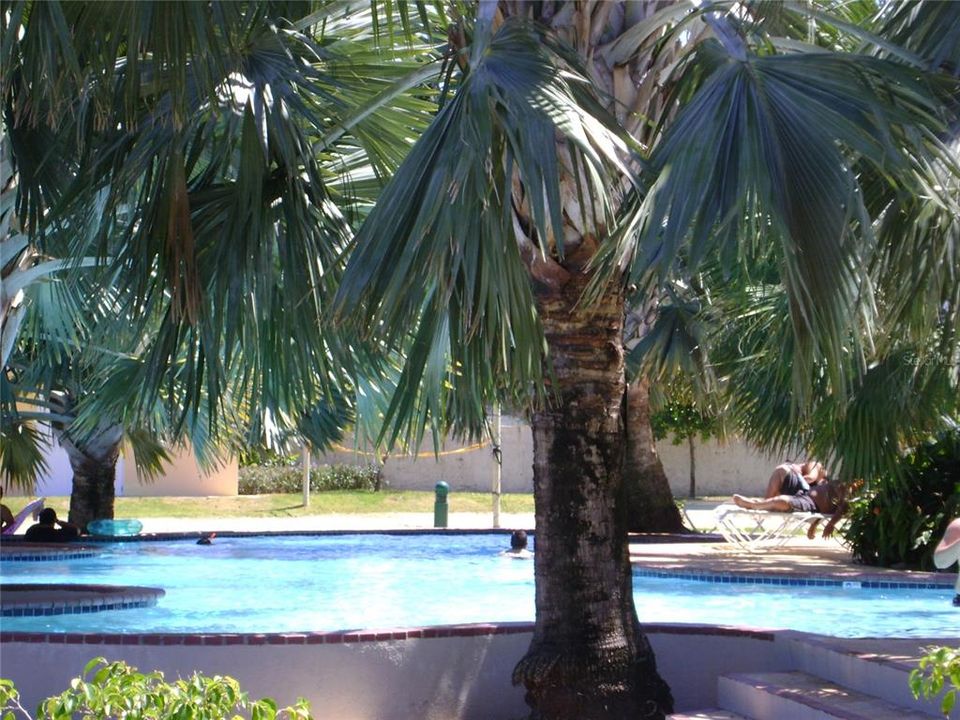 For Rent: $1,750 (3 beds, 2 baths, 1300 Square Feet)