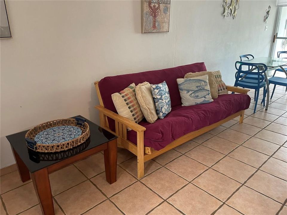 For Rent: $1,750 (3 beds, 2 baths, 1300 Square Feet)