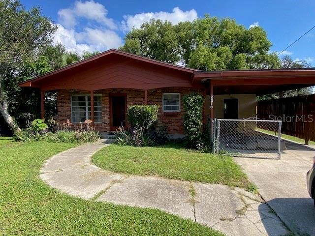 最近售出: $230,000 (3 贝兹, 1 浴室, 1161 平方英尺)