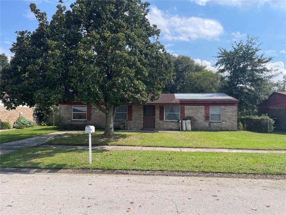 Recently Sold: $159,000 (3 beds, 2 baths, 1300 Square Feet)