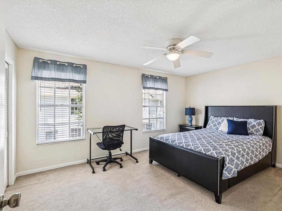 Activo con contrato: $219,000 (2 camas, 2 baños, 1223 Pies cuadrados)