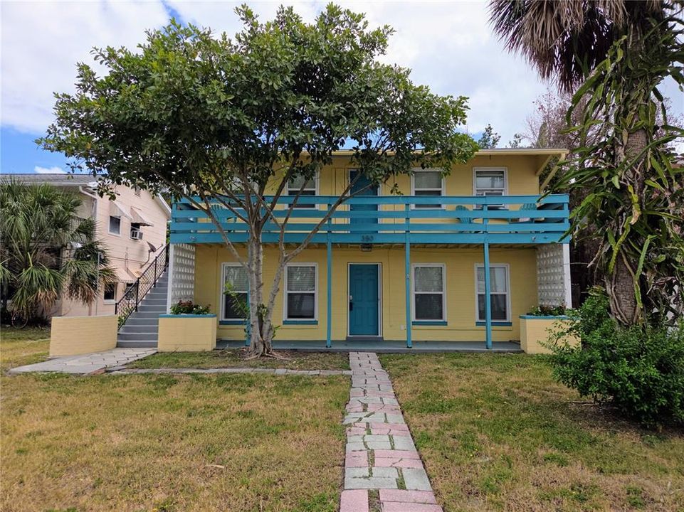 Active With Contract: $1,850 (2 beds, 2 baths, 1006 Square Feet)