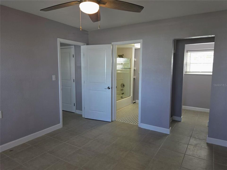 Active With Contract: $1,850 (2 beds, 2 baths, 1006 Square Feet)