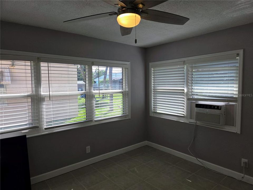 Active With Contract: $1,850 (2 beds, 2 baths, 1006 Square Feet)