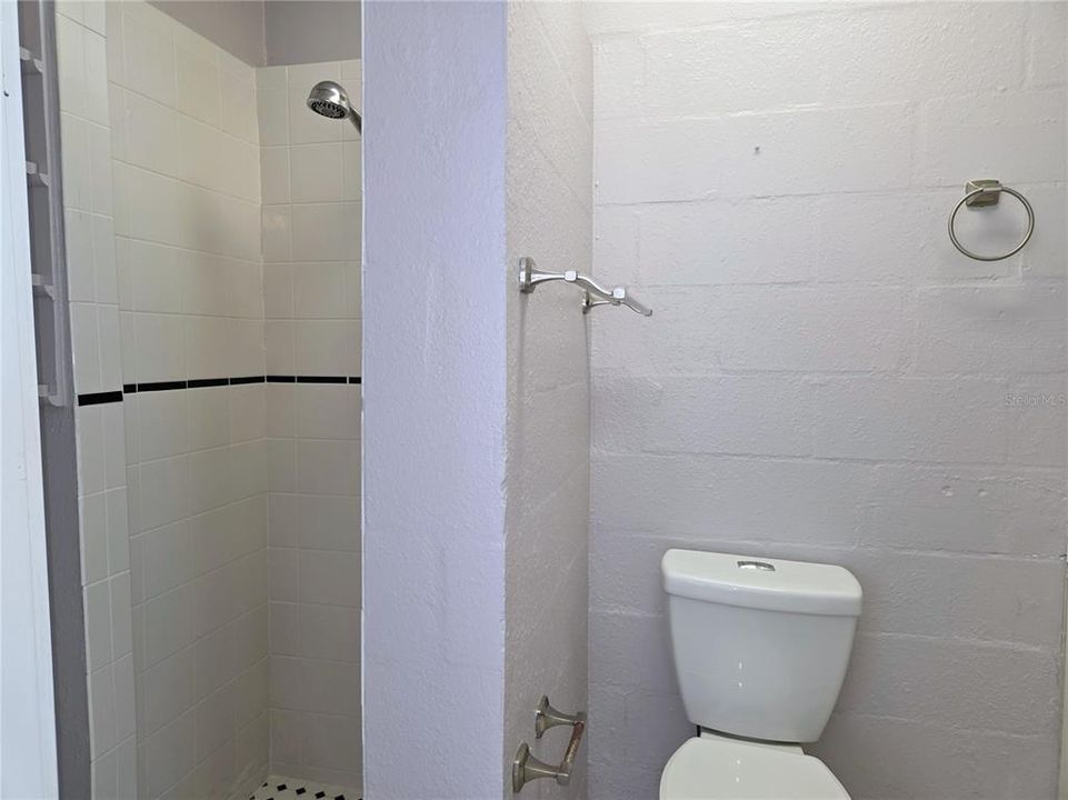 Active With Contract: $1,850 (2 beds, 2 baths, 1006 Square Feet)