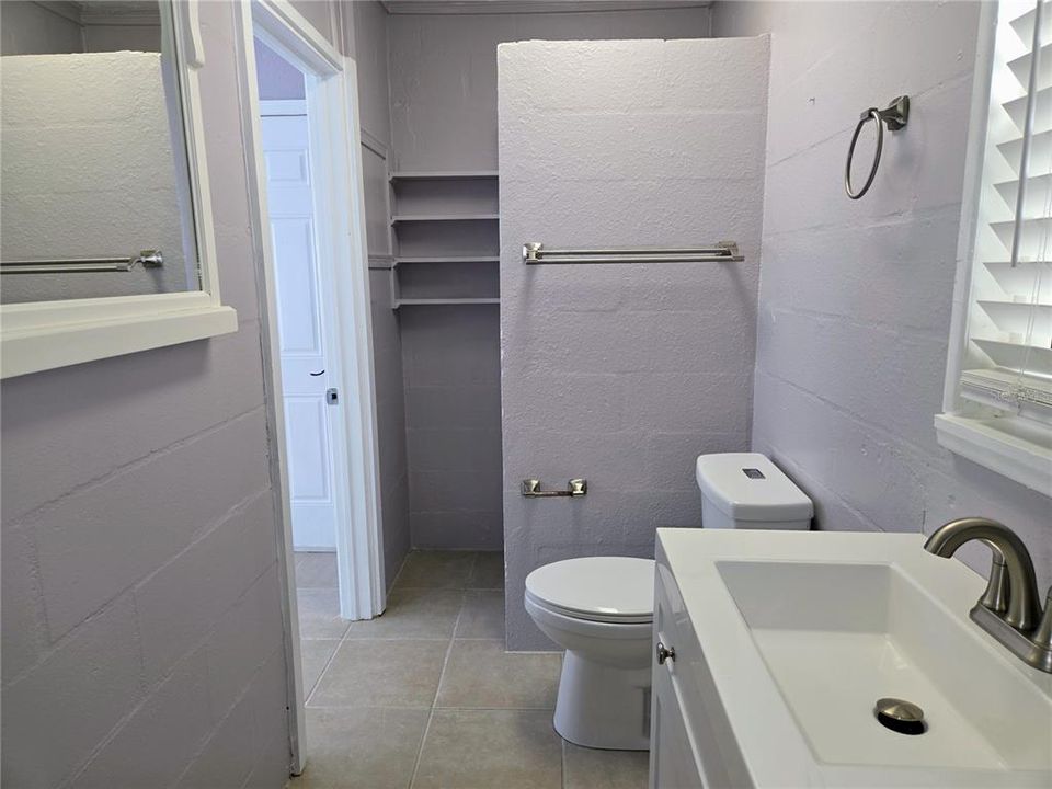 Active With Contract: $1,850 (2 beds, 2 baths, 1006 Square Feet)